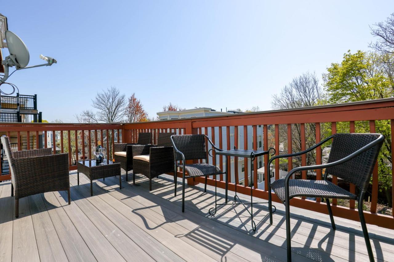 Amazing Family-Friendly And Group-Friendly Accommodation #Thebackdorch Boston Extérieur photo